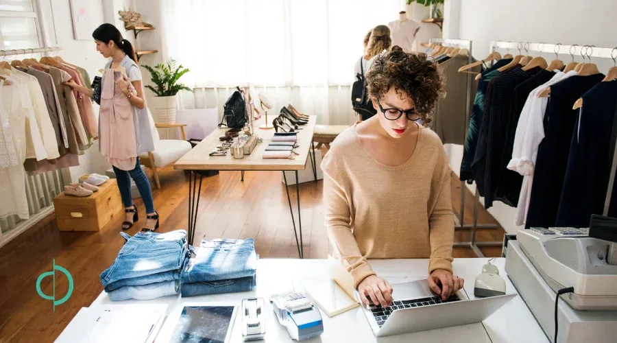 mejora-tu-MyPyme-con-estrategias-de-marketing-y-ventas-digitales.webp